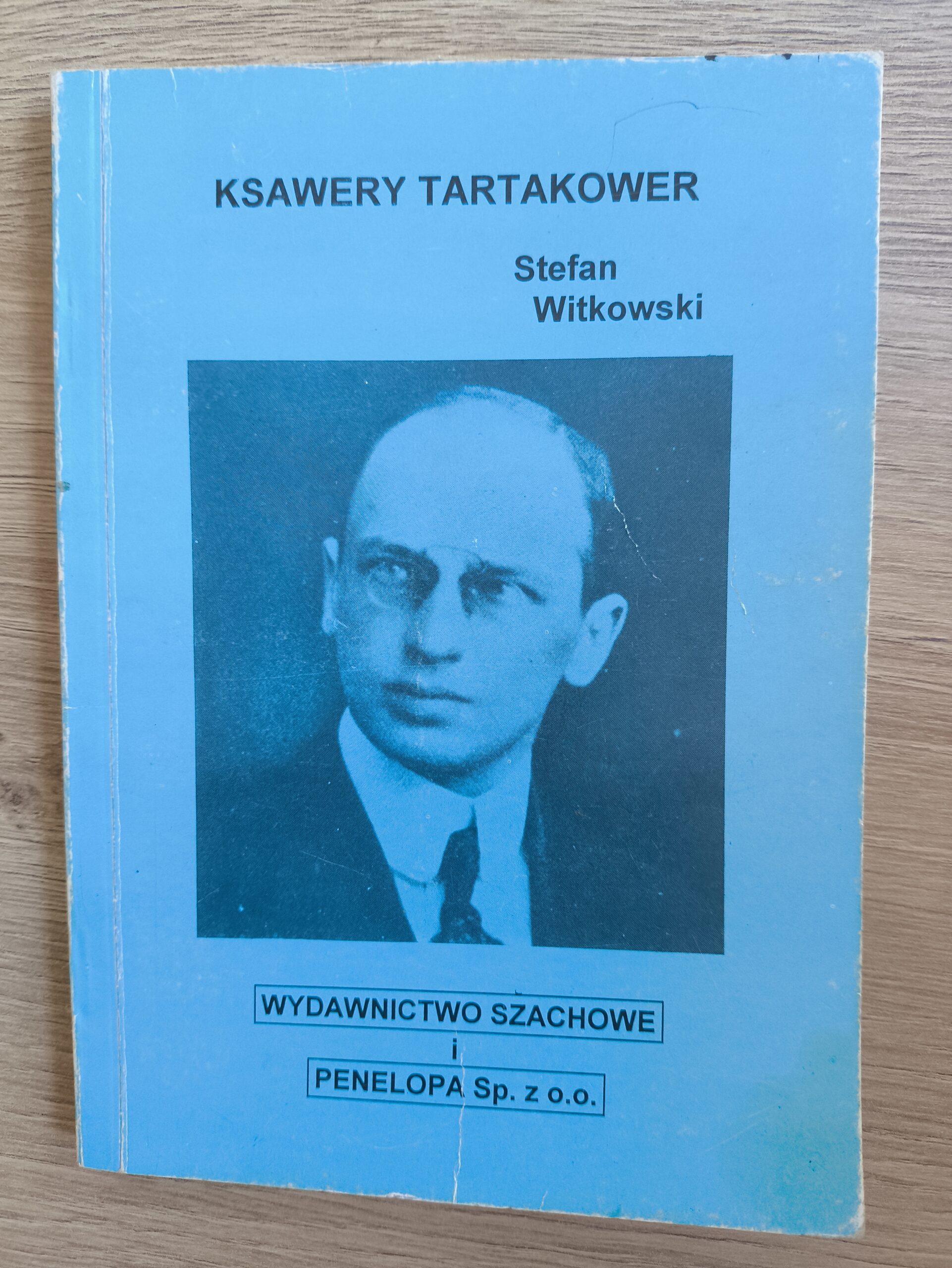 1064# Ksawery Tartakower – seria wielcy szachiści (S.Witkowski)